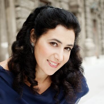 Milana Chernyavska, Piano 